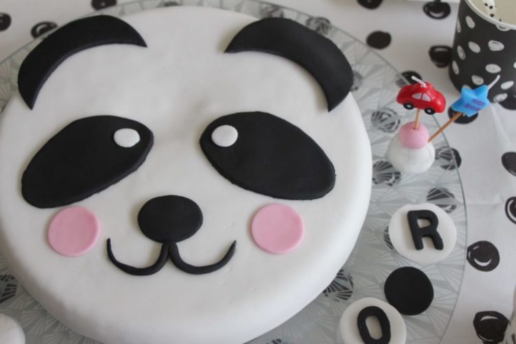 Cake Design, Gâteau d'anniversaire en pâte à sucre
